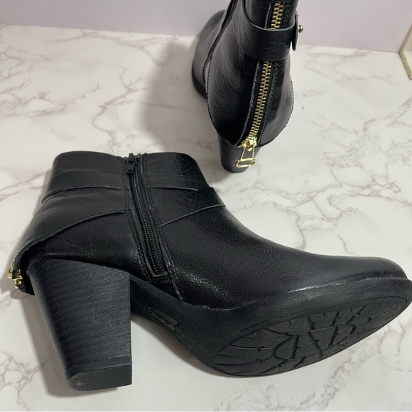 BOC Richardson Black Leather Chunky Heel Ankle Boots with Gold Accents -- 8.5 - Picture 6 of 11